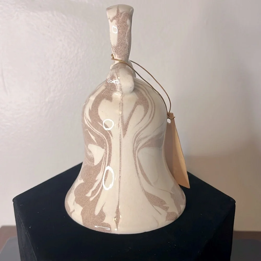 Mount St. Helen Ash Ware Marble Glaze Signed Bell - Picture 5 of 7